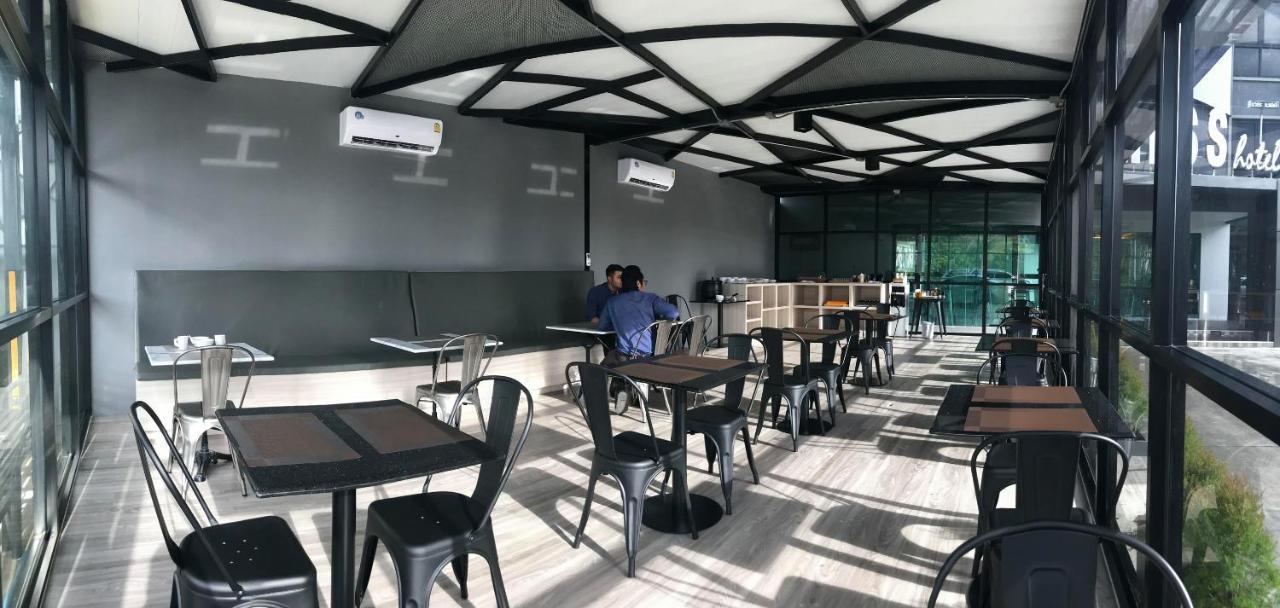 The Chess Hotel Rayong Exteriör bild